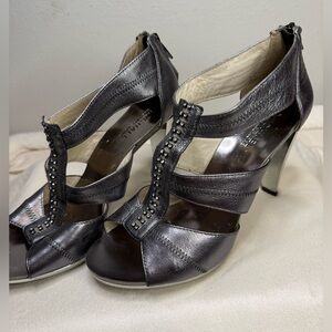 Michael Kors Metallic Black Strappy Heels
Embellished with rhinestones SZ 9M